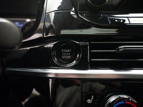 Certified 2025 Nissan Pathfinder SL w/ SL Premium Package image 33