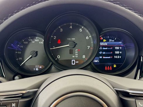 New 2026 Porsche Macan image 16