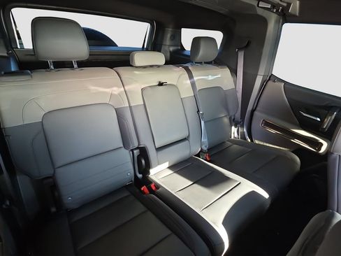 Used 2025 GMC Hummer EV 2X AWD/4WD image 34