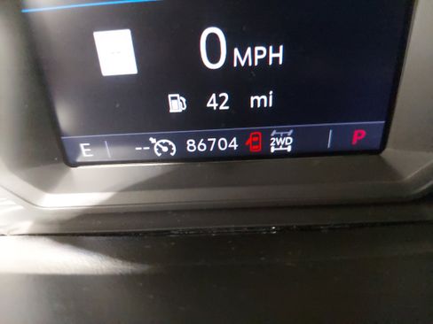 Used 2019 GMC Sierra 1500 AT4 w/ Off Road Performance Package AWD/4WD image 8