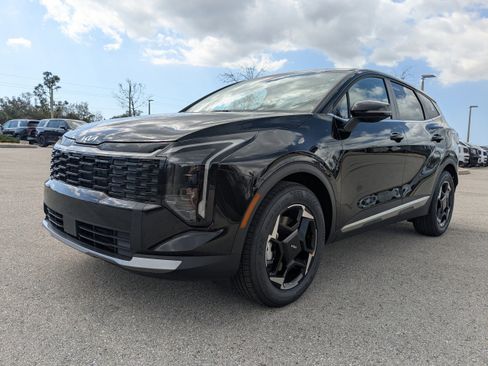 New 2026 Kia Sportage EX FWD image 9
