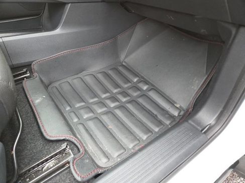 Used 2025 Nissan Rogue SV AWD/4WD image 17