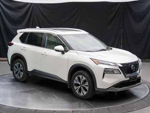 Used 2023 Nissan Rogue SV w/ SV Premium Package image 2