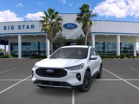 New 2026 Ford Escape SE image 2
