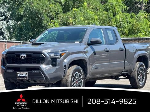 Used 2025 Toyota Tacoma TRD Sport AWD/4WD image 8