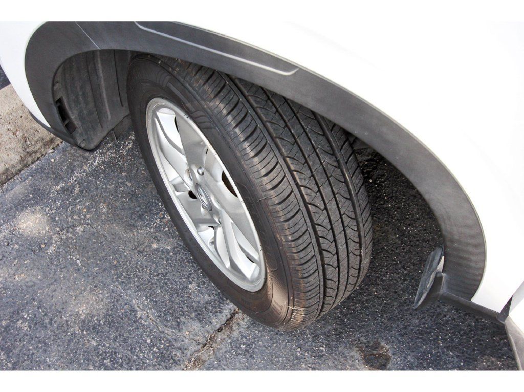 Used 2021 Hyundai Venue SE FWD image 34