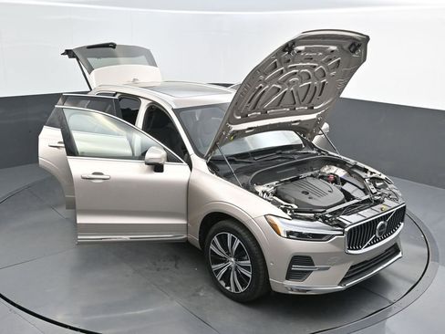Certified 2023 Volvo XC60 B5 Plus AWD/4WD image 35