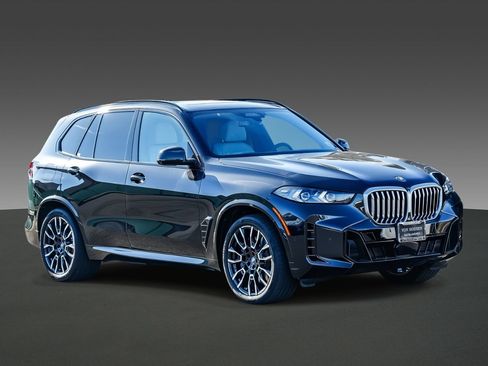 Used 2025 BMW X5 xDrive50e w/ Executive Package image 5