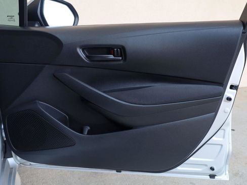 Used 2022 Toyota Corolla LE FWD image 25