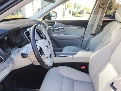 Used 2025 Volvo XC90 T8 Plus image 22