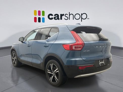 Used 2025 Volvo XC40 B5 Core image 3