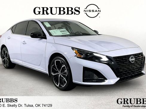 New 2026 Nissan Altima 2.5 SR AWD/4WD image 1