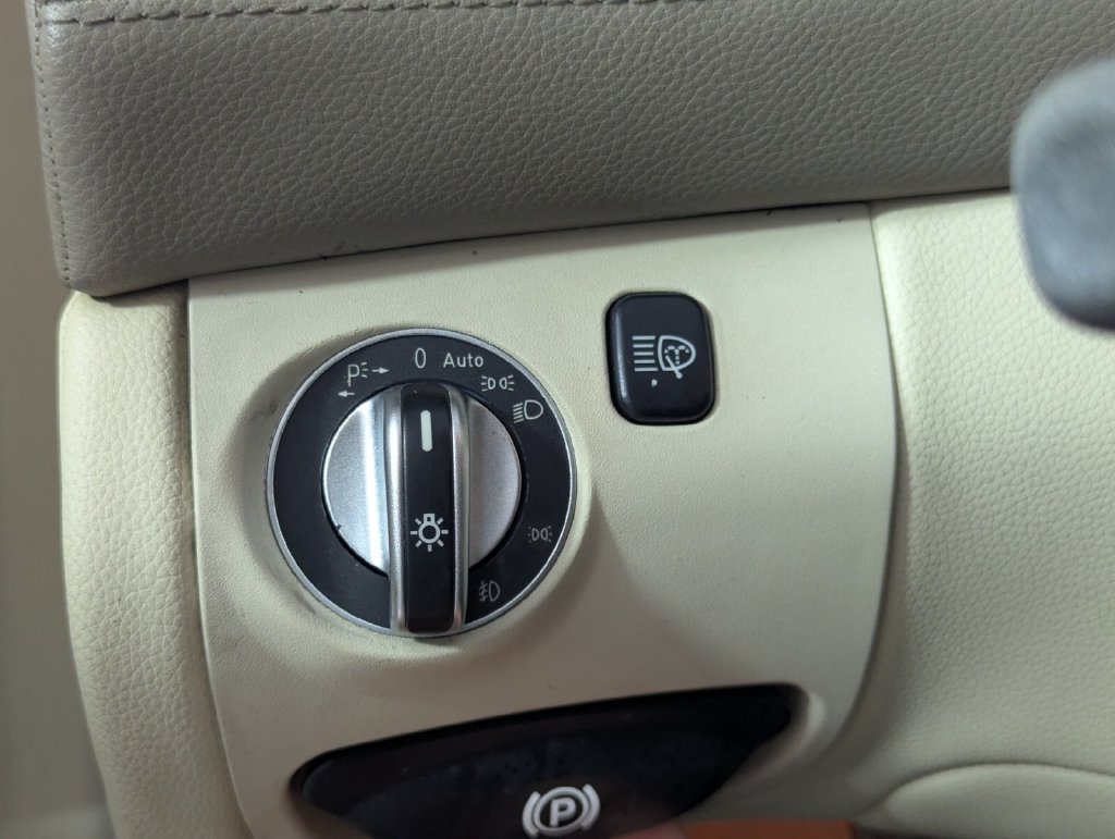 Used 2009 Mercedes-Benz SL 550 image 12