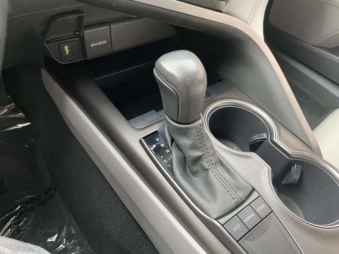 Used 2022 Toyota Camry SE image 42