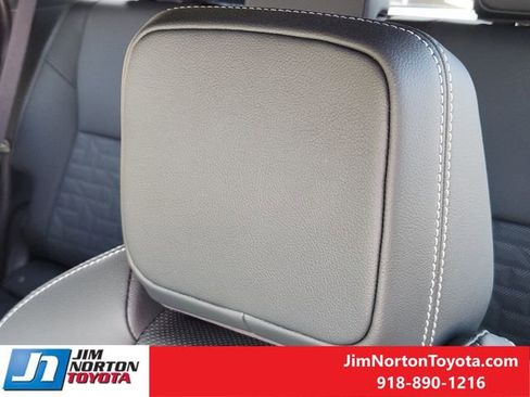 Used 2025 Toyota 4Runner TRD Off-Road Premium image 16