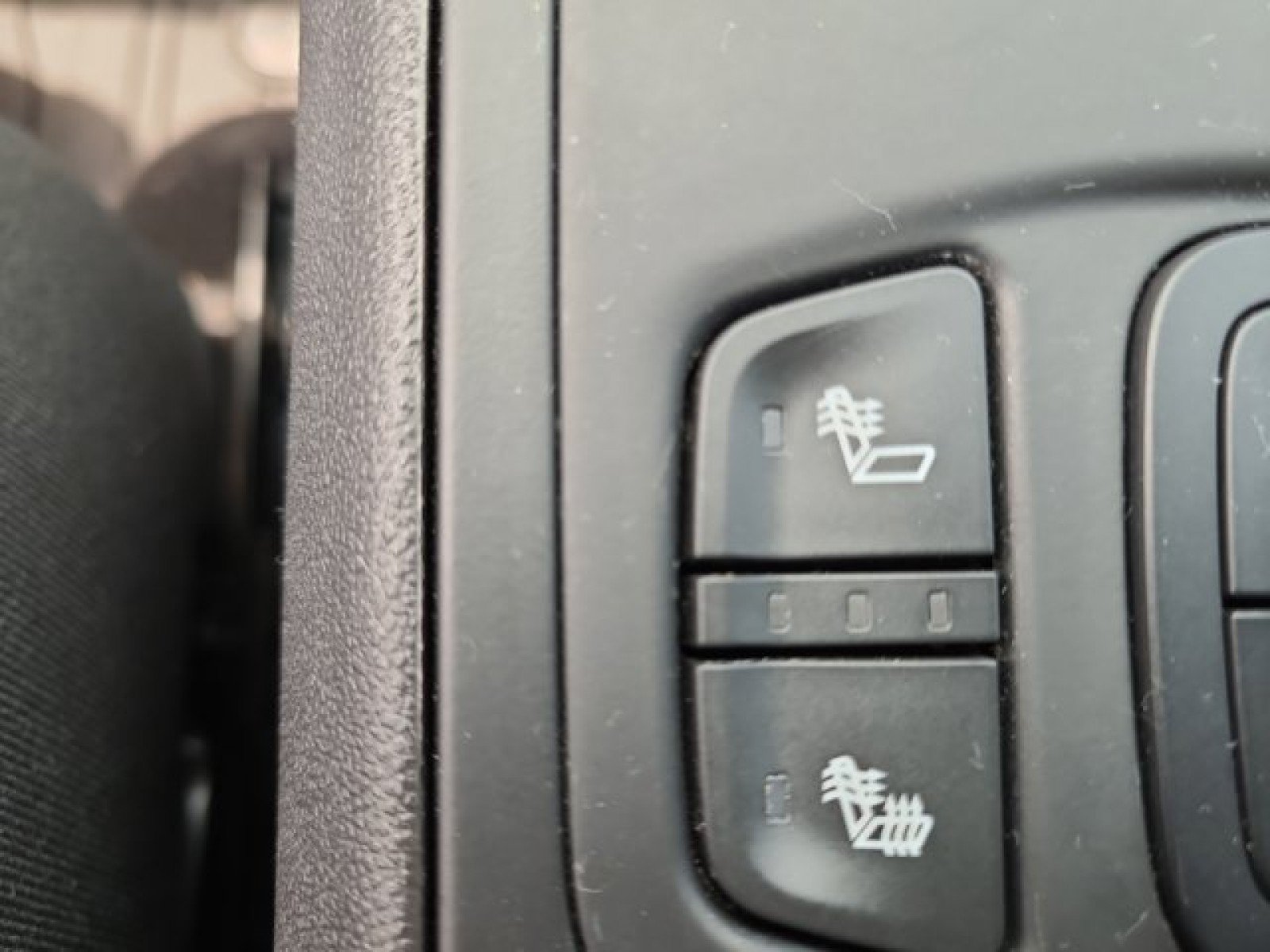 Used 2021 GMC Terrain SLT w/ Infotainment Package II AWD/4WD image 32