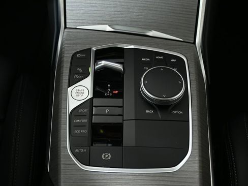 New 2026 BMW 330i xDrive Sedan w/ Convenience Package image 25