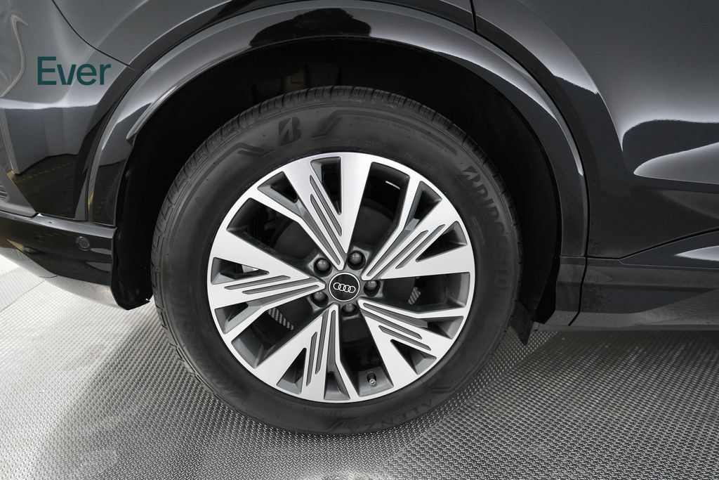 Used 2023 Audi Q4 e-tron Premium Plus w/ Premium Plus RWD image 9