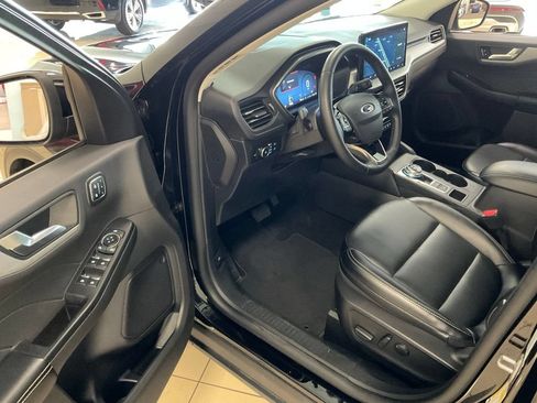 Used 2025 Ford Escape Platinum AWD/4WD image 10