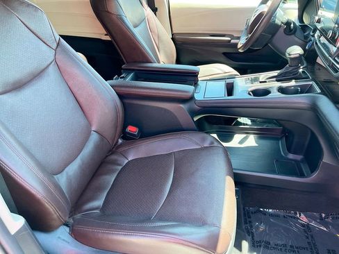 Used 2024 Toyota Sienna Platinum AWD/4WD image 32