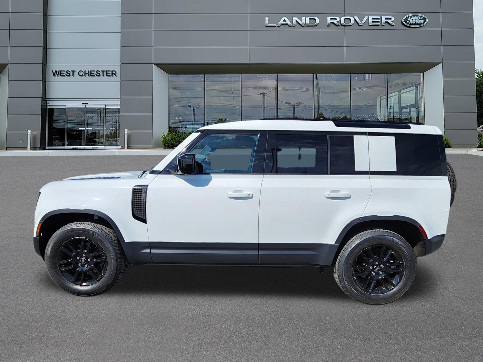 Certified 2025 Land Rover Defender 110 S AWD/4WD image 5
