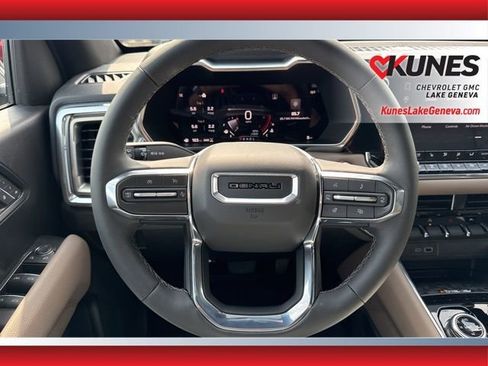 New 2025 GMC Canyon Denali image 43
