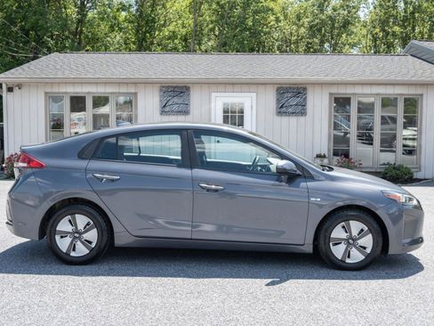 Used 2018 Hyundai Ioniq Blue FWD image 11
