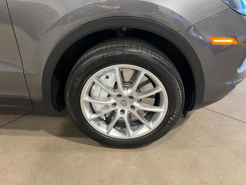 Used 2019 Porsche Cayenne image 43