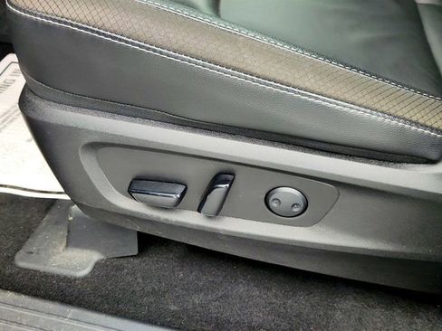 Used 2024 Nissan Pathfinder SL image 11