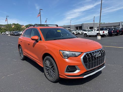 Used 2021 Audi Q3 2.0T Premium w/ Convenience Package AWD/4WD image 3