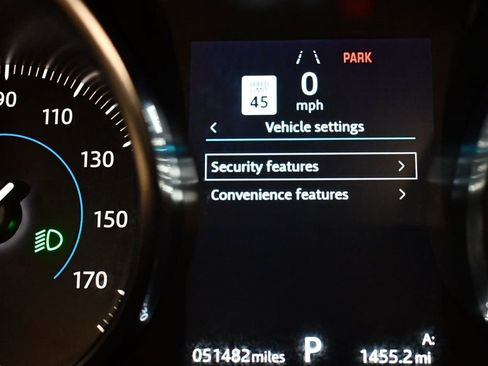 Used 2020 Jaguar F-PACE Premium image 45