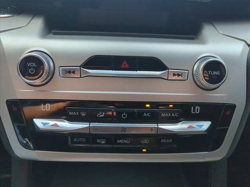 Used 2021 Ford Explorer XLT w/ Equipment Group 202A RWD image 26