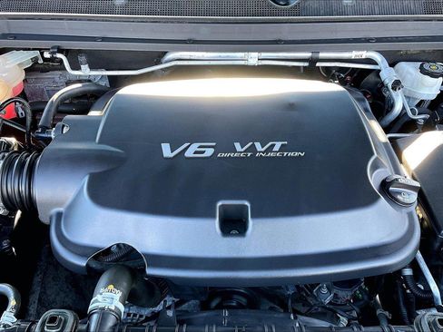 Used 2018 Chevrolet Colorado LT w/ LT Convenience Package image 10