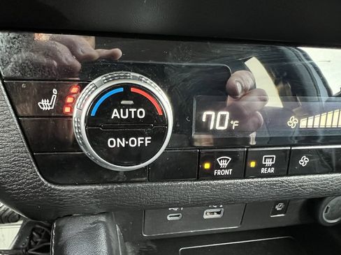 Used 2024 Mitsubishi Outlander SE image 39