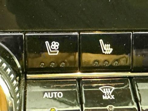 Used 2023 GMC Canyon AT4 image 18