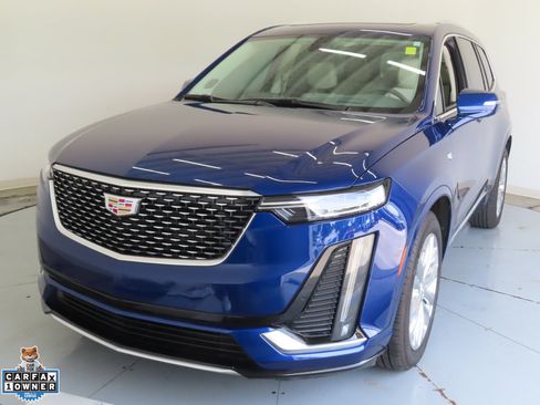 Used 2025 Cadillac XT6 Premium Luxury w/ Technology Package FWD image 8