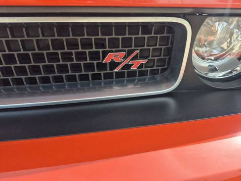 Used 2010 Dodge Challenger R/T image 4