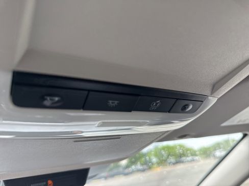 Used 2024 Nissan Rogue S FWD image 15