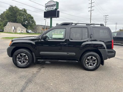 Used 2015 Nissan Xterra PRO-4X AWD/4WD image 2