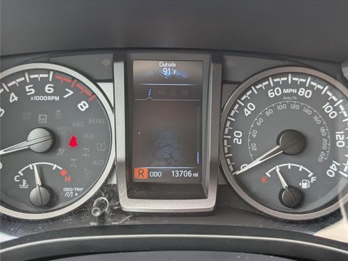 Used 2023 Toyota Tacoma TRD Off-Road w/ Technology Package AWD/4WD image 27