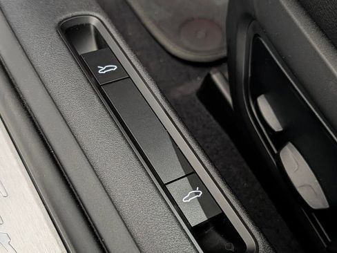 Certified 2025 Porsche 911 Carrera RWD image 27