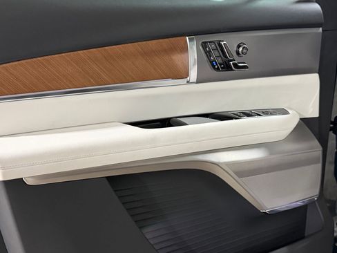 New 2026 Cadillac Vistiq Luxury w/ LPO, Floor Liner Package AWD/4WD image 11