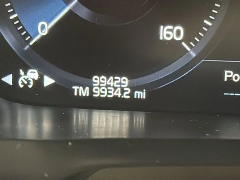 Used 2018 Volvo XC90 T6 Momentum w/ Momentum Plus Package image 17