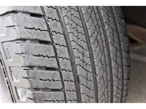 Used 2017 GMC Yukon XL SLT w/ Open Road Package image 29