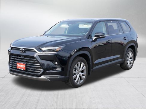 Used 2024 Toyota Grand Highlander Limited AWD/4WD image 3