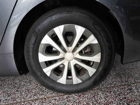 Used 2020 Toyota Prius Prime XLE FWD image 28