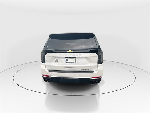 New 2025 Chevrolet Suburban Premier image 7