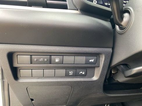 New 2025 Mitsubishi Outlander SE image 19