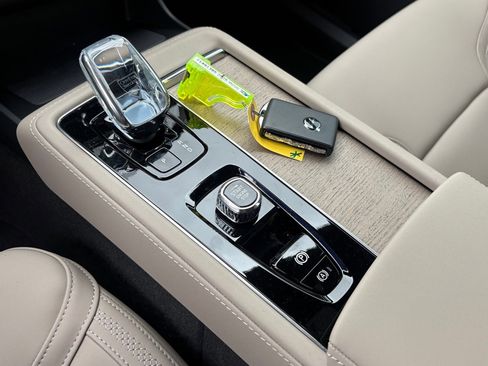 New 2026 Volvo XC90 B6 Plus image 15