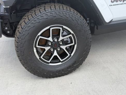 New 2026 Jeep Gladiator Rubicon AWD/4WD image 9
